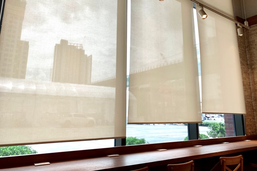 estores screen