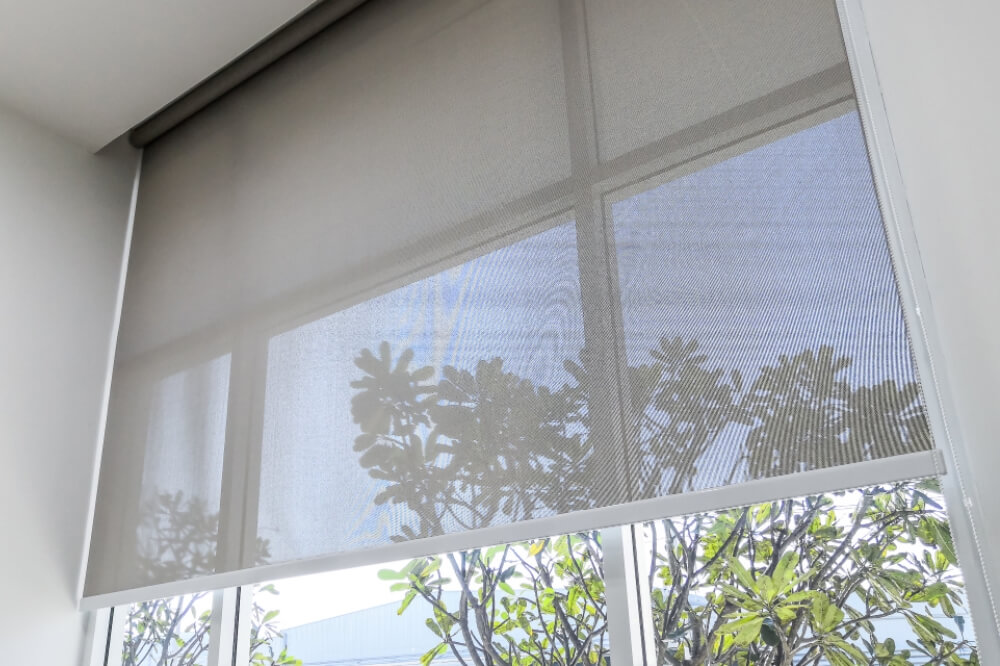 estores screen